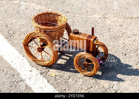 Handgefertigtes Holzgeflecht Spielzeug aus nächster Nähe Stockfoto