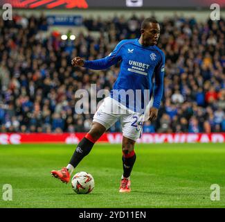 Ibrox Stadium, Glasgow, Großbritannien. Oktober 2024. UEFA Europa League Football, Rangers gegen FCSB; Neraysho Kasanwirjo von Rangers on the Ball Credit: Action Plus Sports/Alamy Live News Stockfoto