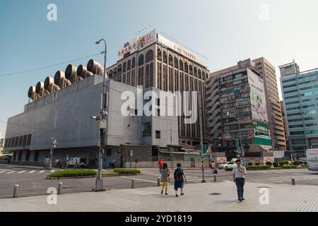 Taipei, Taiwan - 10. Oktober 2019: Erkunden Sie die pulsierende Architektur von Taipei, Taiwan unter der hellen Mittagssonne Stockfoto