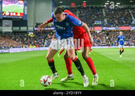 Glasgow, Großbritannien. Oktober 2024. Rangers FC spielte gegen FCSB im Ibrox-Stadion in der Liga der UEFA Europeaan League. Das Finale war Rangers 4:0 FCSB. Die Tore wurden von T. Lawrence 10 Minuten, V. Cerny 31 Minuten und 55 Minuten, M Igamane 71 Minuten erzielt. Quelle: Findlay/Alamy Live News Stockfoto
