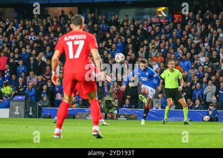 Glasgow, Großbritannien. Oktober 2024. Rangers FC spielte gegen FCSB im Ibrox-Stadion in der Liga der UEFA Europeaan League. Das Finale war Rangers 4:0 FCSB. Die Tore wurden von T. Lawrence 10 Minuten, V. Cerny 31 Minuten und 55 Minuten, M Igamane 71 Minuten erzielt. Quelle: Findlay/Alamy Live News Stockfoto