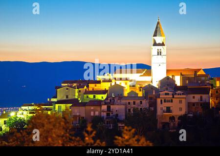 Stadt Vrbnik auf Krk Island sunrise anzeigen Stockfoto