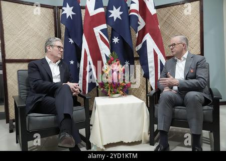 Der Premierminister Sir Keir Starmer wurde während eines bilateralen Treffens mit dem australischen Premierminister Anthony Albanese während des Treffens der Regierungschefs des Commonwealth in Samoa ERNEUT ÜBERMITTELT. Bilddatum: Freitag, 25. Oktober 2024. Stockfoto