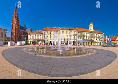 Panoramablick auf den Hauptplatz von Osijek und die Kathedrale Stockfoto