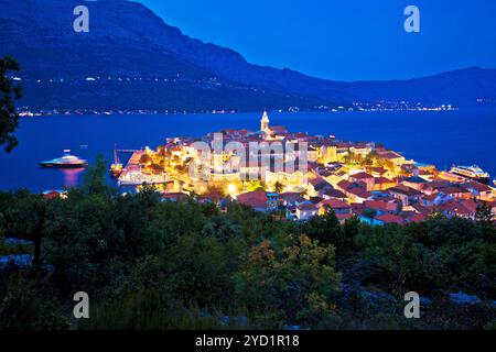 Panoramablick auf die Stadt Korcula am Abend Stockfoto