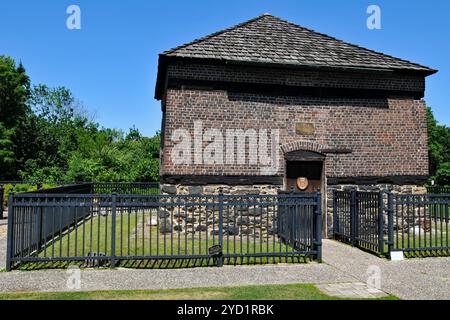 Das 1764 erbaute Fort Pitt Block House im Point State Park von Pittsburgh ist heute ein Museum, das der Öffentlichkeit zugänglich ist. Stockfoto