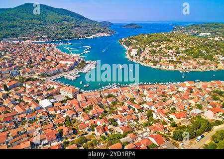 Bucht von Vela Luka auf Korcula Insel aus der Vogelperspektive Stockfoto