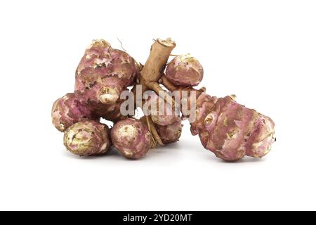 Nahaufnahme von frischen rohen Jerusalem-Artischocken mit rustikalem Aussehen, ideal für gesunde Kochen- und Ernährungskonzepte. Perfekt für Illustrationen Stockfoto