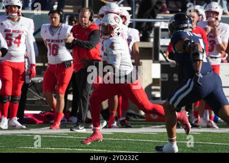 Logan UT, USA. Oktober 2024. Lobos Quarterback Devon Dampier (4) in Aktion das Spiel mit New Mexico Lobos und Utah State fand im Merlin Olson Field in Logan UT statt. David Seelig/Cal Sport Medi. Quelle: csm/Alamy Live News Stockfoto