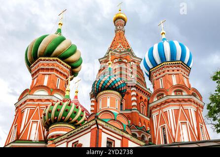 Kuppeln der Basilius (Pokrowski) Kathedrale auf dem Roten Platz in Moskau, Russland Stockfoto