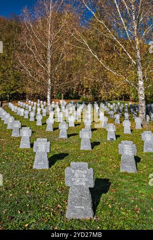 Friedhof deutscher Soldaten aus dem Zweiten Weltkrieg, getötet in der Dukla-Pass-Schlacht, im Dorf Hunkovce, nahe Svidnik, Region Prešov, Slowakei Stockfoto