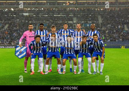 Porto, Portugal. Oktober 2024. Die Spieler des FC Porto posieren für ein Mannschaftsfoto vor dem Spiel der UEFA Europa League zwischen dem FC Porto und Manchester United im Dragao-Stadion. Endstand: FC Porto 2:0 TSG 1899 Hoffenheim Credit: SOPA Images Limited/Alamy Live News Stockfoto