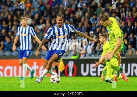 Porto, Portugal. Oktober 2024. Wenderson Galeno vom FC Porto in Aktion beim 1. Runde Tag 3 des Fußballspiels zwischen dem FC Porto und Hoffenheim im Dragao-Stadion. Endstand: FC Porto 2:0 TSG 1899 Hoffenheim Credit: SOPA Images Limited/Alamy Live News Stockfoto