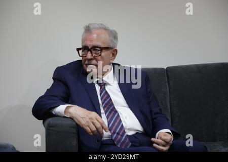 Nicht exklusiv: Der Gouverneur des Bundesstaates Sinaloa, Ruben Rocha, während seines Besuchs auf dem mexikanischen Kongress im Rahmen seiner Arbeitstour, wo er antritt Stockfoto