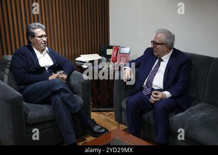 Nicht exklusiv: Der Gouverneur des Bundesstaates Sinaloa, Ruben Rocha, während seines Besuchs auf dem mexikanischen Kongress im Rahmen seiner Arbeitstour, begleitet von Co Stockfoto