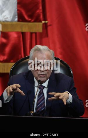 Nicht exklusiv: Der Gouverneur des Bundesstaates Sinaloa, Ruben Rocha, während seines Besuchs auf dem mexikanischen Kongress im Rahmen seiner Arbeitstour, wo Stockfoto