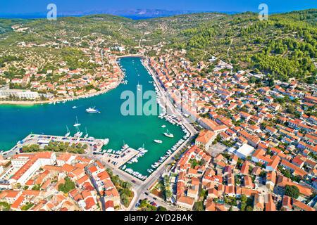 Bucht von Vela Luka auf Korcula Insel aus der Vogelperspektive Stockfoto