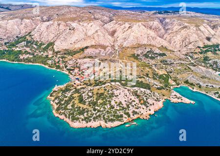 Stara Baska. Panoramablick auf das Dorf Stara Baska und die Steinwüstenlandschaft der Insel Krk Stockfoto