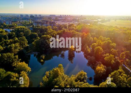 Bundek See und Stadt Zagreb aus der Vogelperspektive Stockfoto