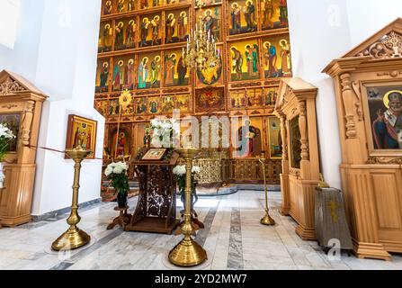 Veliky Nowgorod, Russland - 23. August 2019: Russische orthodoxe Kirche. Inneneinrichtung des Nicolo-Vyazhischky-Klosters Stockfoto