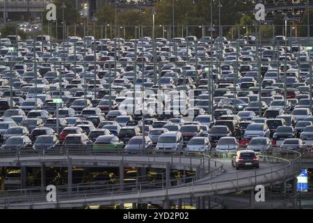 Parkplatz P2, am Flughafen Köln-Bonn, Nordrhein-Westfalen, Deutschland, Europa Stockfoto