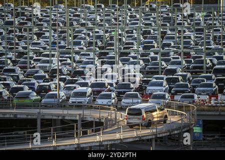 Parkplatz P2, am Flughafen Köln-Bonn, Nordrhein-Westfalen, Deutschland, Europa Stockfoto