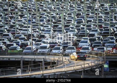 Parkplatz P2, am Flughafen Köln-Bonn, Nordrhein-Westfalen, Deutschland, Europa Stockfoto