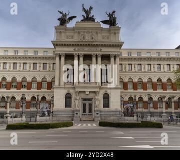 Madrid, Spanien, 6. April 2024: Blick auf das Gebäude und den Eingang des Landwirtschaftsministeriums in der Innenstadt von Madrid, Europa Stockfoto