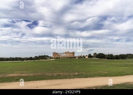 Castelvetrano, Italien, 3. Janaury, 2024: Blick auf den Tempel E oder den Tempel der Hera bei Selinus in Sizilien, Europa Stockfoto