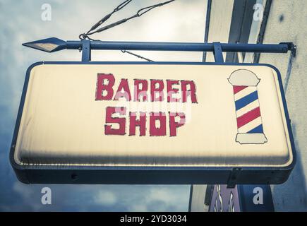 Retro Red And White Vintage Barber Shop Schild Stockfoto