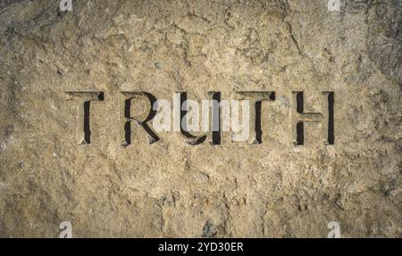 Konzeptionelle Bild des Wortes Truith Gemeißelt in Stein oder Felsen Stockfoto