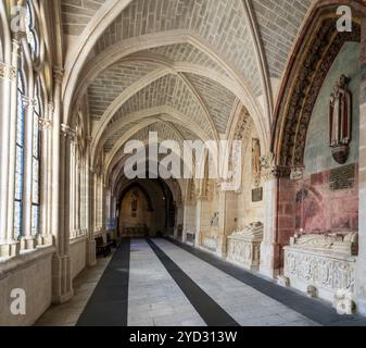 Burgos, Spanien, 14. April 2024: Blick auf den Kreuzgang in der Kathedrale von Burgos, Europa Stockfoto