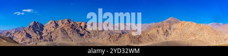 Panoramablick auf Leh City mit majestätischer Landschaft des Himalaya – Ladakh, Indien Stockfoto