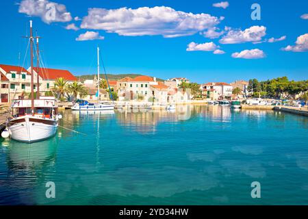 Stadt Sucuraj auf der Insel Hvar mit Blick auf das Wasser Stockfoto