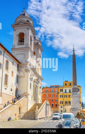 Rom, Italien, 08.Mai 2017: Kirche klösterlichen Bruderschaft von Jerusalems Schwestern und Trinity auf die Berge mit Obelisk (sallustiano Obelisco Sallus Stockfoto