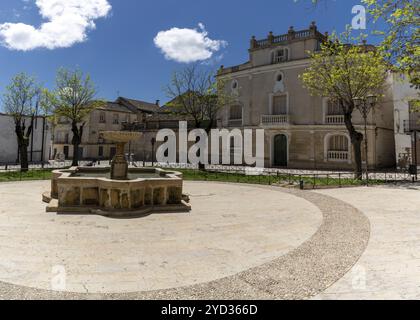 Ubeda, Spanien, 3. April 2024: Blick auf den historischen Plaza de San Pedro in der Innenstadt von Ubeda, Europa Stockfoto