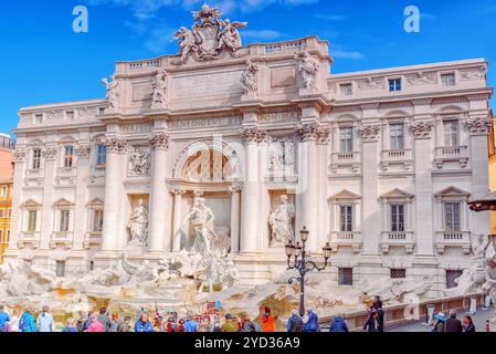 Rom, Italien, 09. MAI 2017: Berühmte und einer der schönsten Brunnen Roms - Trevi Brunnen (Fontana di Trevi). Italien. Stockfoto