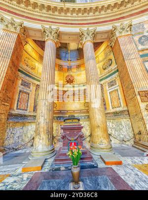 Rom, Italien, 09. Mai, 2017: Im Inneren des Pantheon, ist eine ehemalige römische Tempel, jetzt eine Kirche, in Rom, Italien. Stockfoto