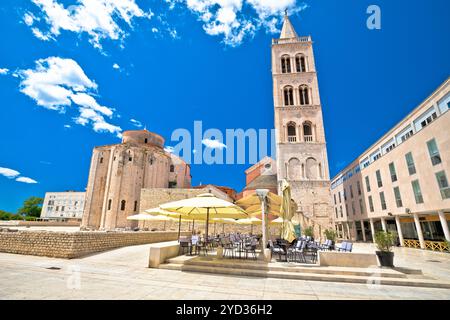 Blick auf den historischen Platz von Zadar und die Kathedrale von St. Donat Stockfoto