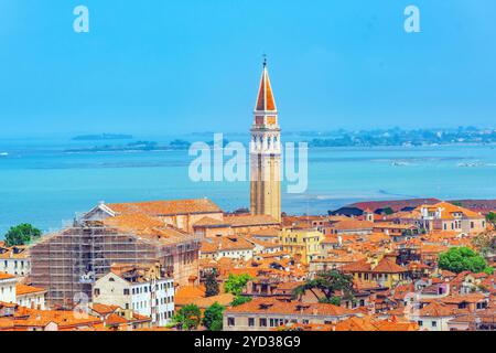 Glockenturm des Oratoriums San Marco in Vinea und San Francesco della Vina (Chiesa di San Francesco della Vigna). Venedig. Stockfoto