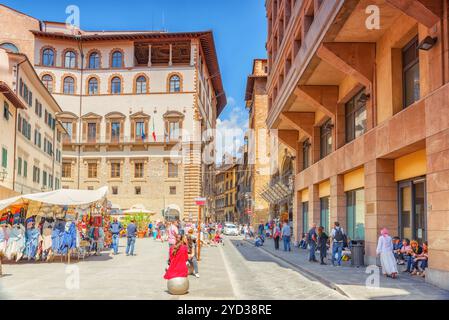 Florenz, Italien, 13. MAI 2017: Schöne Landschaft Stadt- und Historische Ansicht von Florenz - die Stadt der Renaissance am Fluss Arno, Straße, Tou Stockfoto