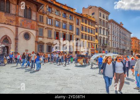 Florenz, Italien, 13. MAI 2017: Cathedral Square von Frorence (Piazza del Duomo) Witz Touristen. Italien. Stockfoto