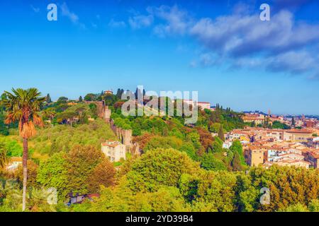 Blick auf Florenz auf der anderen Seite des Arno. Italien. Stockfoto