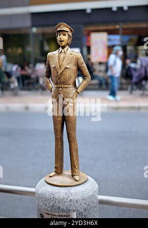 Japon, Ile de Honshu, Kanto, Kameari, Statue du Manga Kochikame, Autor, Osamu Akimoyo//Japan, Insel Honshu, Kanto, Kameari, Manga-Statue von Kameari, Stockfoto