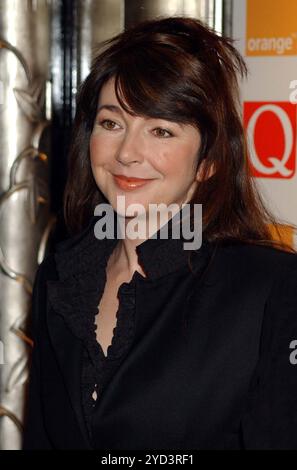 Aktenfoto vom 29/10/2001 von Sängerin Kate Bush, die sagte, sie sei „sehr daran interessiert, an einem neuen Album zu arbeiten“. Die Hounds of Love-Sängerin, 66, veröffentlichte zuletzt 2011 ein Studioalbum mit dem Titel 50 Words for Snow. Ausgabedatum: Freitag, 25. Oktober 2024. Stockfoto