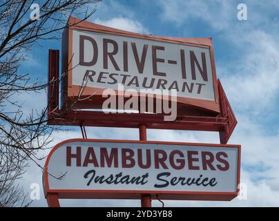 Retro-Vintage-Schild für Ein Drive-in-Restaurant Stockfoto