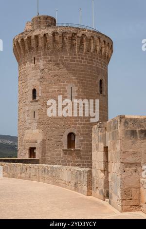 Schloss Bellver, einzigartige kreisförmige Zitadelle im gotischen Stil, erbaut im 14. Jahrhundert von König Jakob II., Palma de Mallorca, Balearen, Spanien Stockfoto