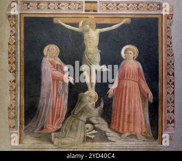 Kreuzigung mit der Jungfrau, dem Heiligen Franziskus und dem Heiligen Johannes dem Evangelisten, von Andrea di Giusto, Basilica di Santa Croce (Basilika Stockfoto