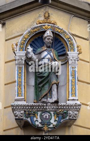 Der heilige Ambrosius Statue, Piazza Sant'Ambrogio in Florenz, Italien Stockfoto