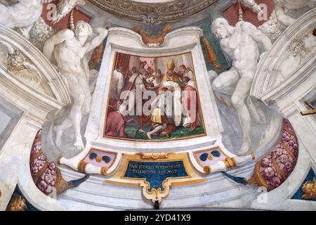 Episoden des Lebens von Cosimo i de 'Medici Fresko von Bernardino Poccetti Ospedale degli Innocenti - Außenhalle, Florenz, Stockfoto